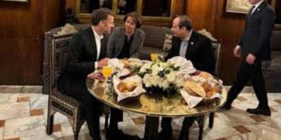 مدير مطعم نجيب محفوظ يكشف تفاصيل عشاء الرئيس السيسي وماكرون - خبر صح